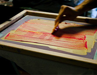 screen printing worker